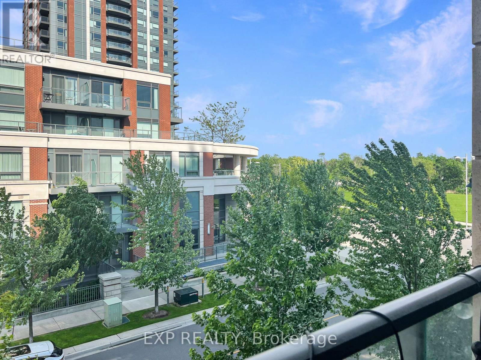 315 - 18 UPTOWN DRIVE Image 14