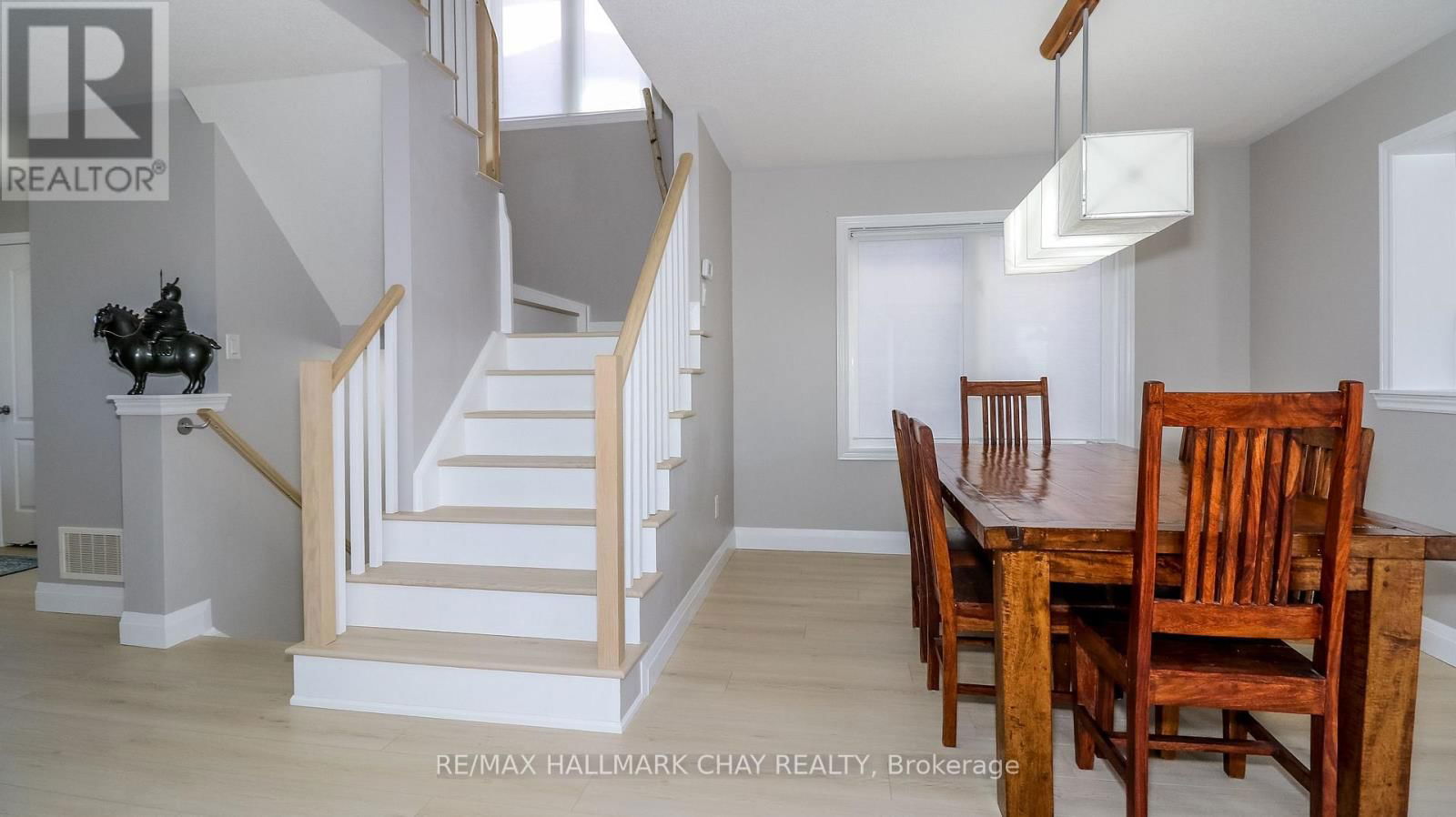 137 MEADOWHAWK TRAIL Image 21