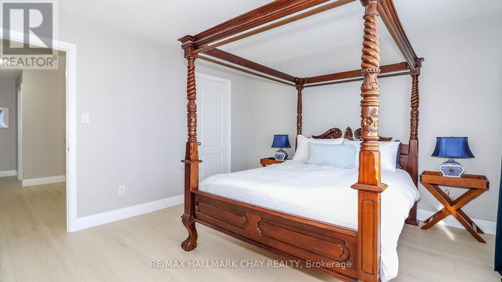 137 MEADOWHAWK TRAIL Image 24