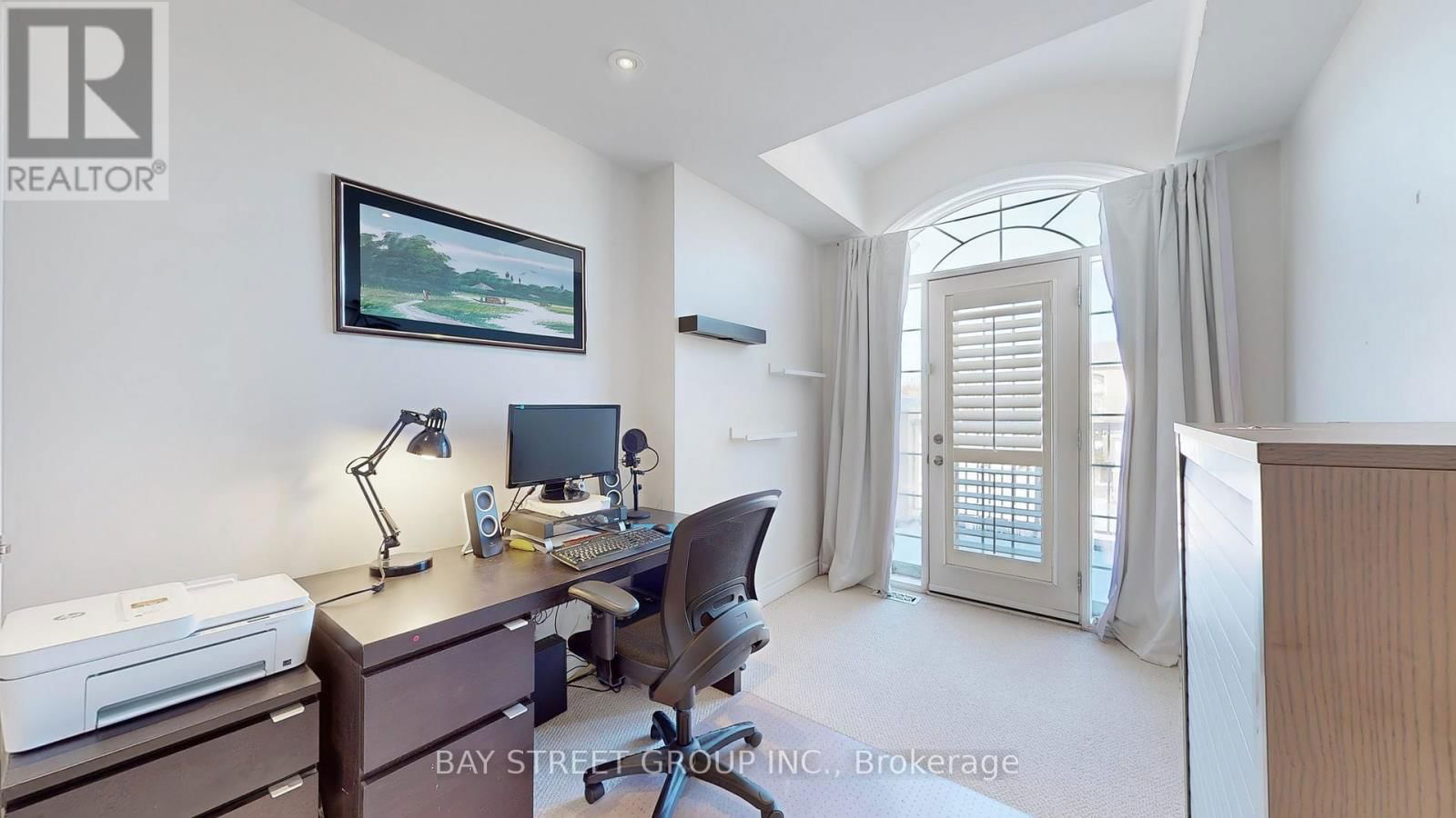 21 ROBERT GREEN CRESCENT Image 23