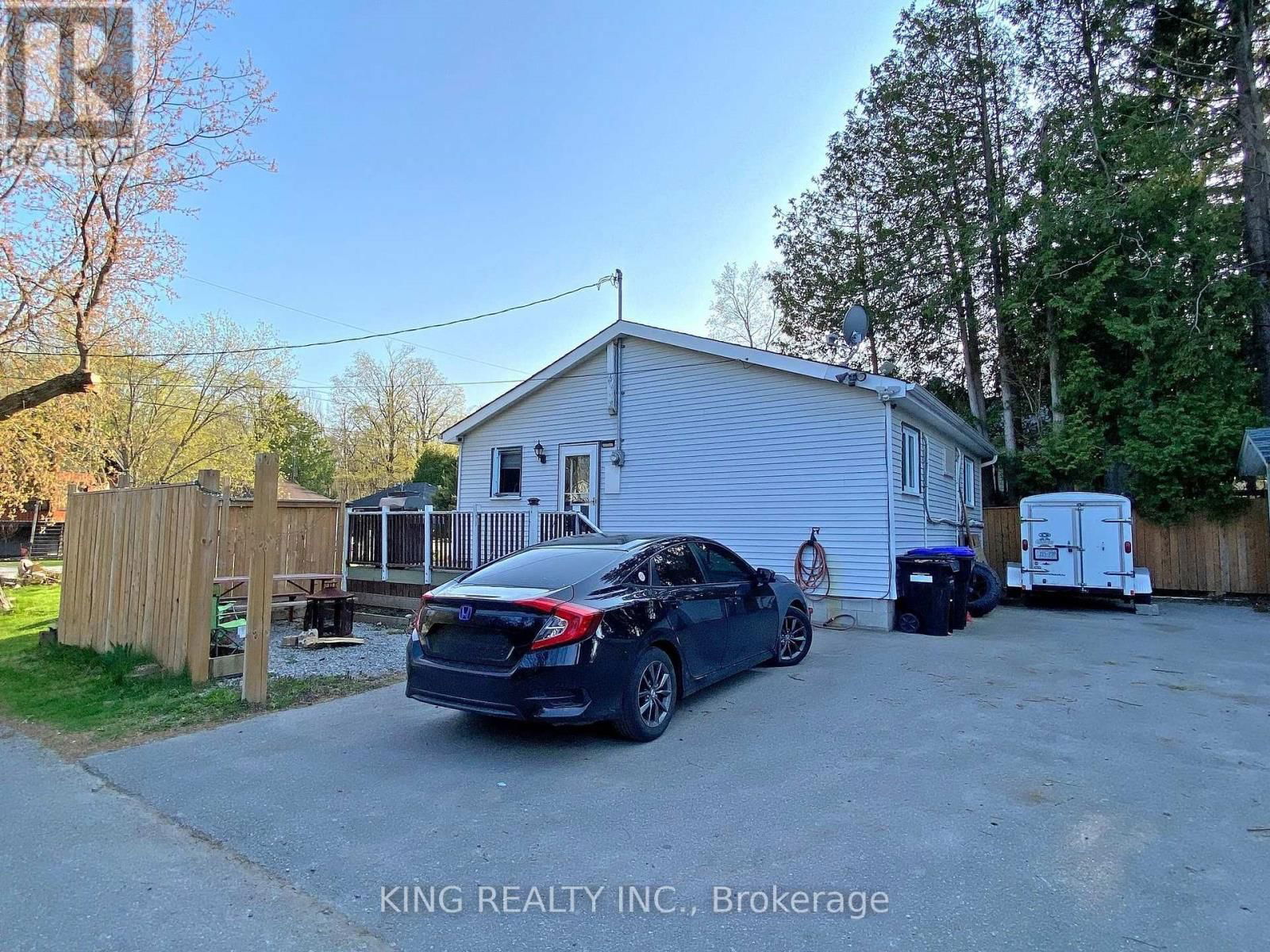 674 CHESTNUT STREET NORTH Image 11