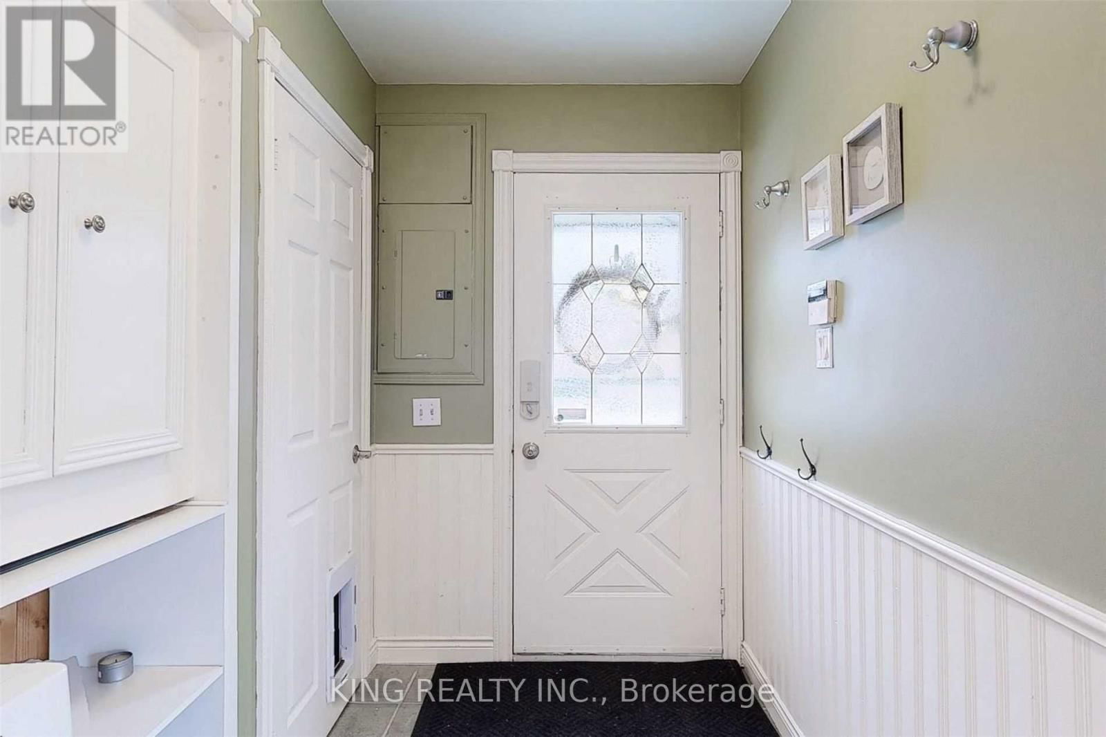 674 CHESTNUT STREET NORTH Image 12