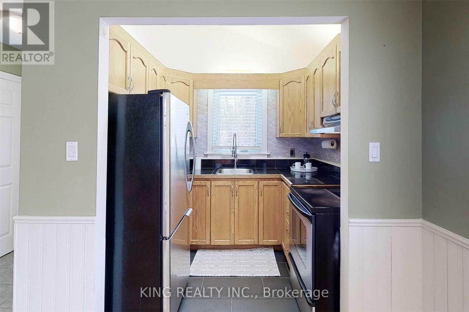 674 CHESTNUT STREET NORTH Image 14