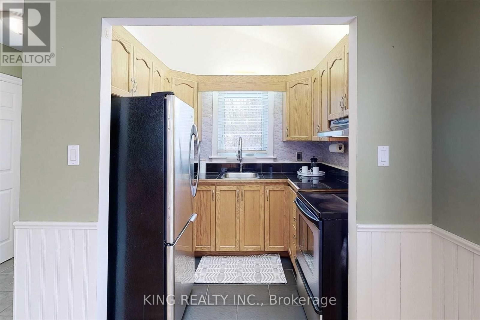 674 CHESTNUT STREET NORTH Image 17