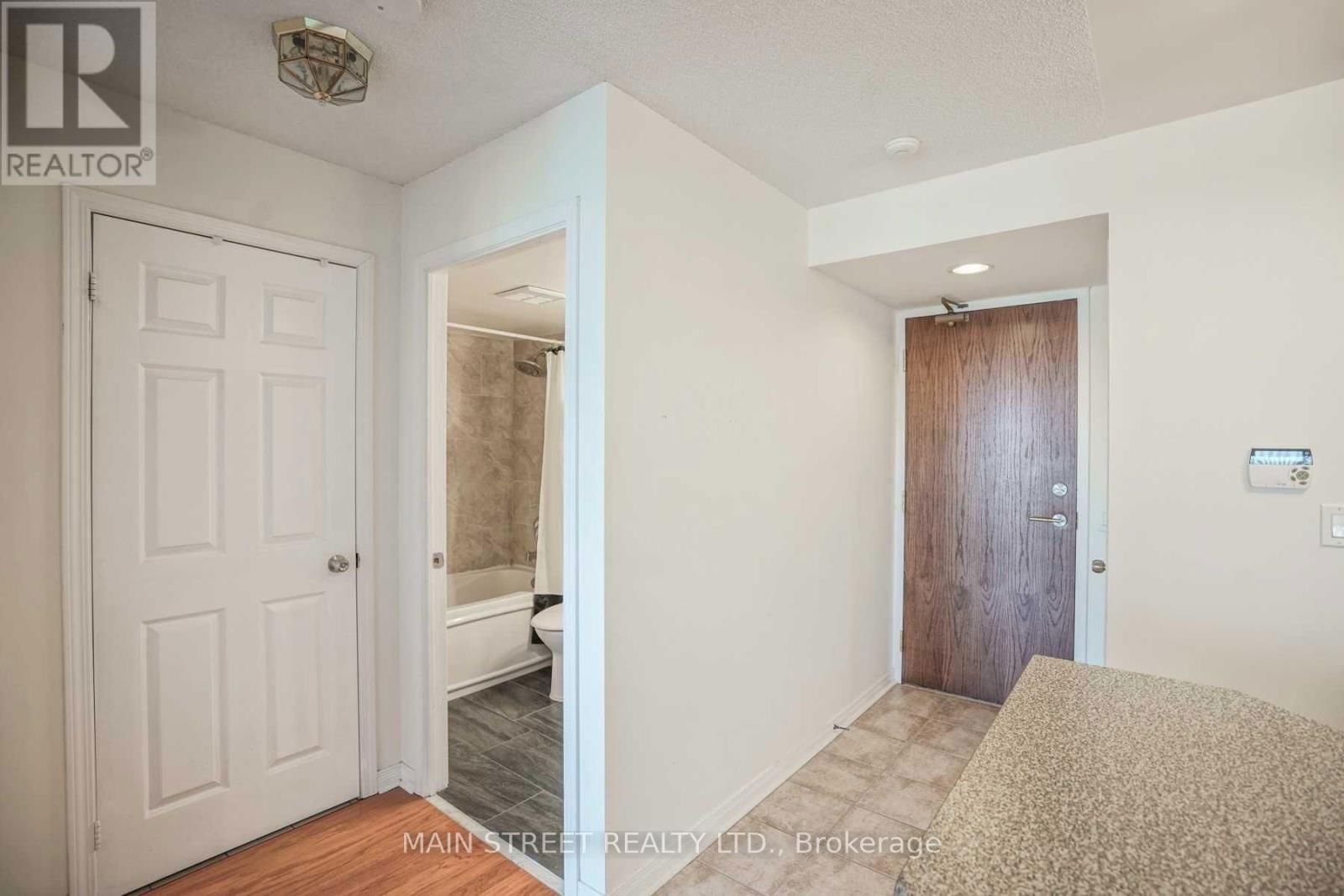 308 - 23 ONEIDA CRESCENT Image 3