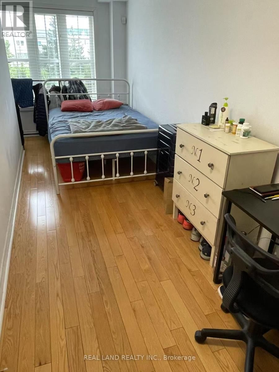 Room - 188 BANTRY AVENUE Image 1