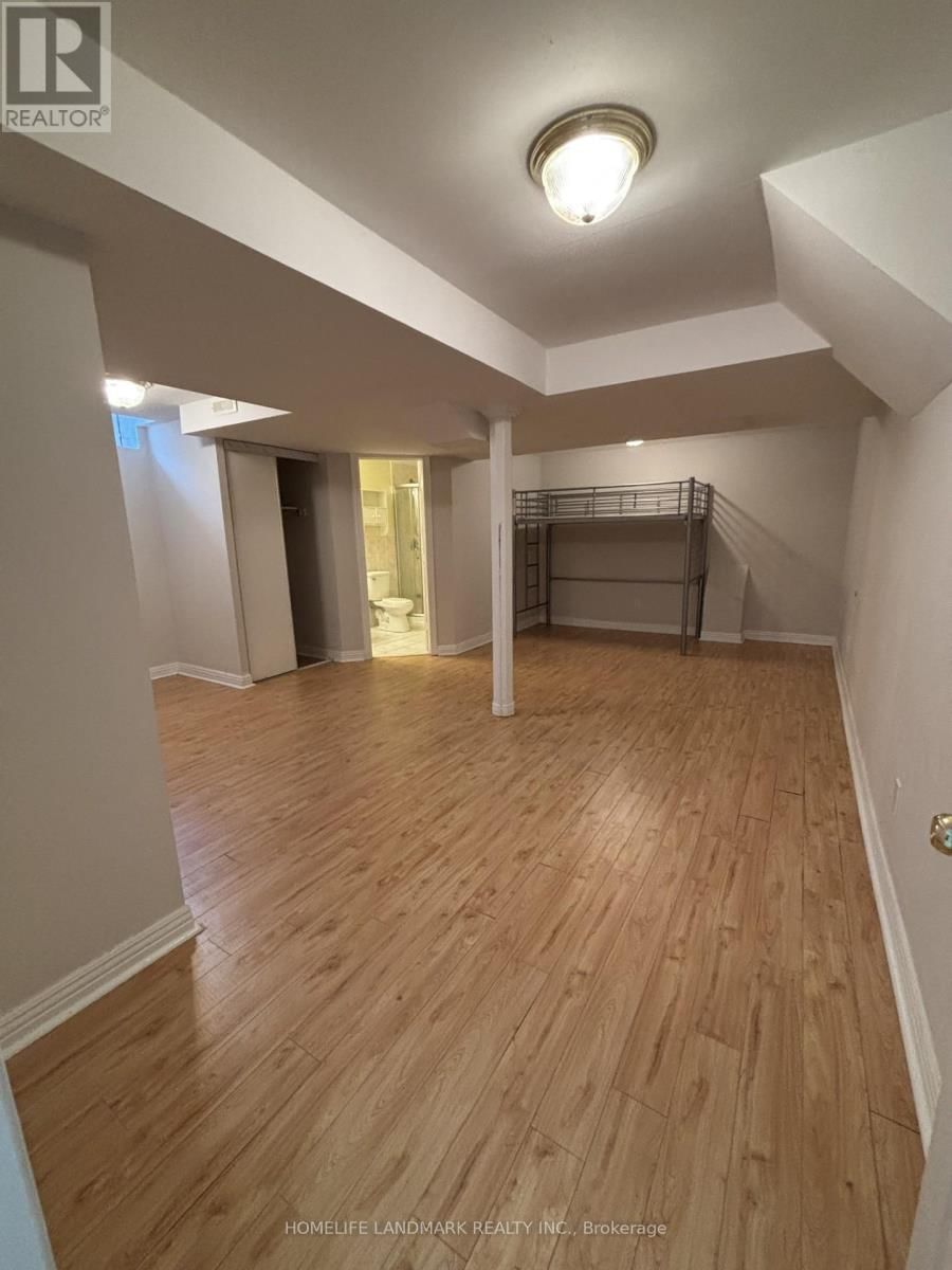 1 HILLWOOD STREET Image 23