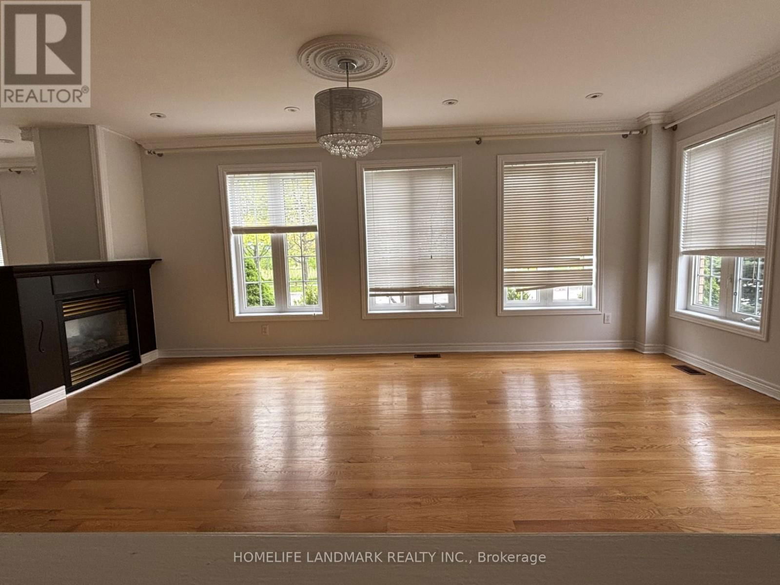 1 HILLWOOD STREET Image 6