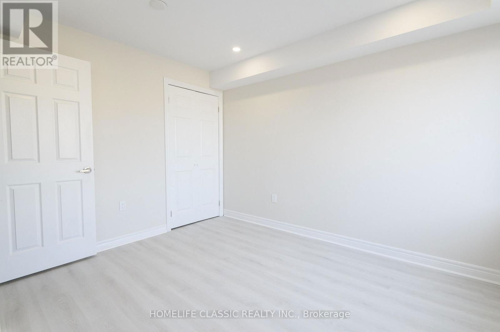 2915 BUR OAK AVENUE Image 10