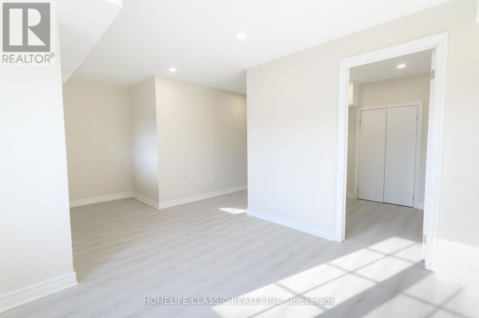 2915 BUR OAK AVENUE Image 14