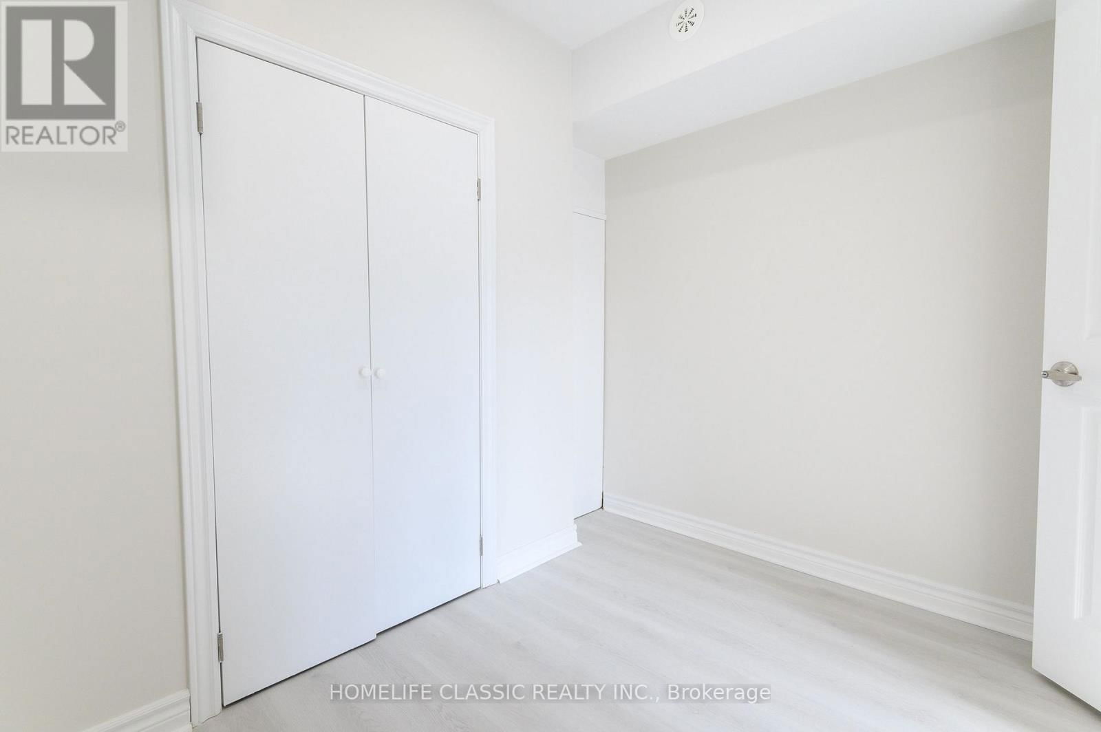 2915 BUR OAK AVENUE Image 17