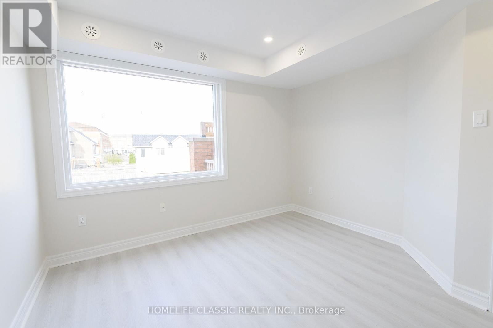 2915 BUR OAK AVENUE Image 8