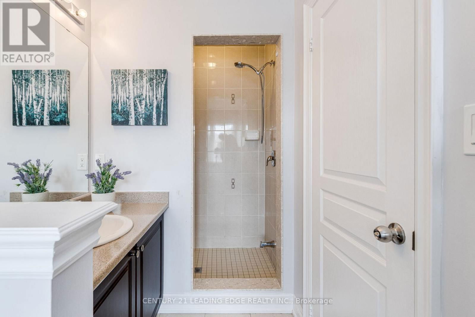 102 MACTIER DRIVE Image 18