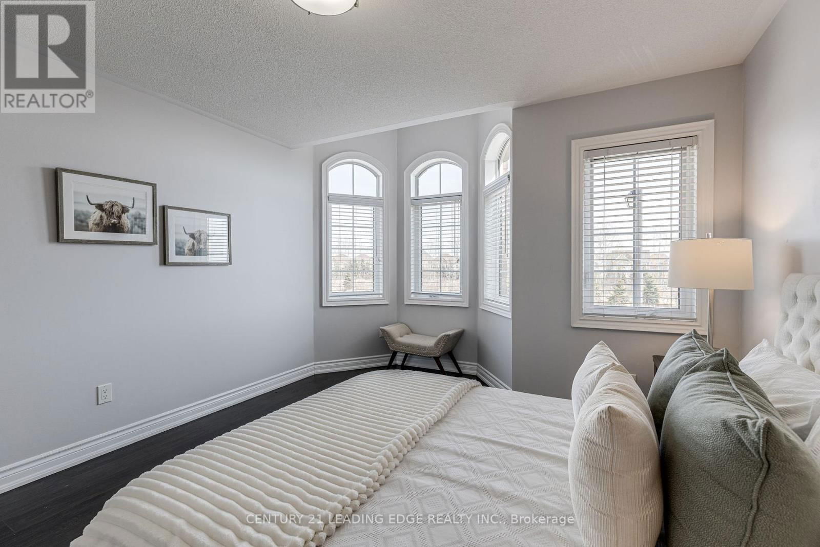 102 MACTIER DRIVE Image 23