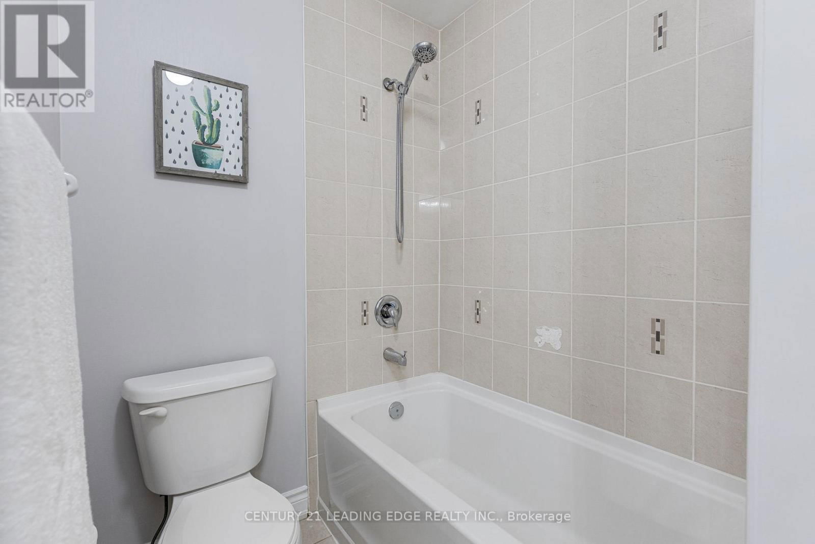 102 MACTIER DRIVE Image 28