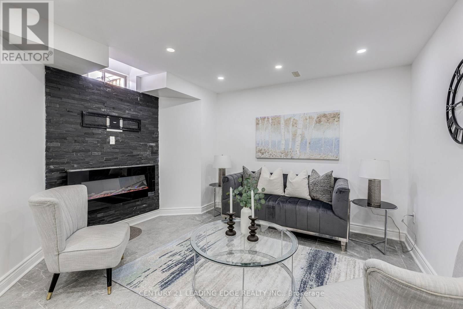 102 MACTIER DRIVE Image 29