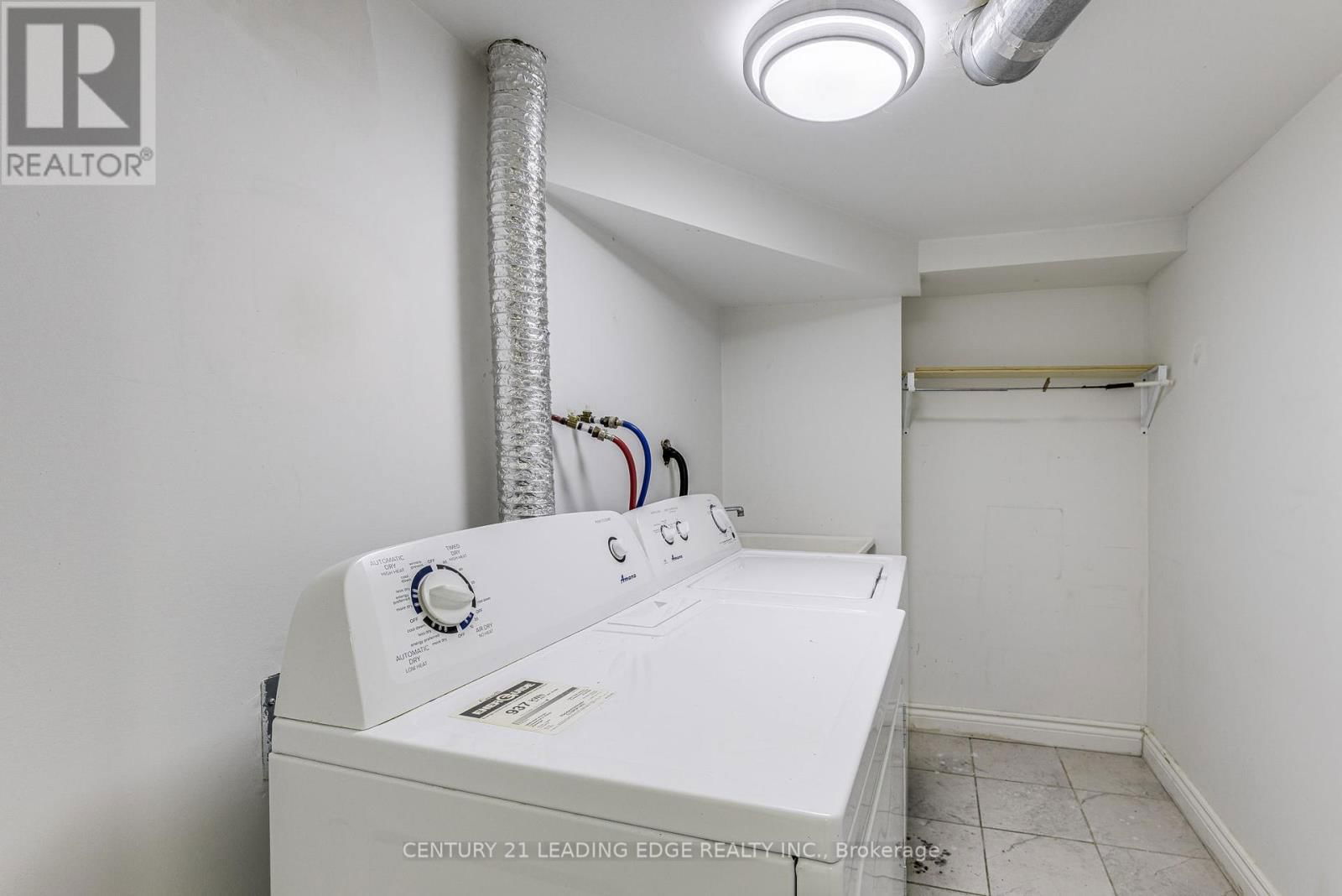 102 MACTIER DRIVE Image 31