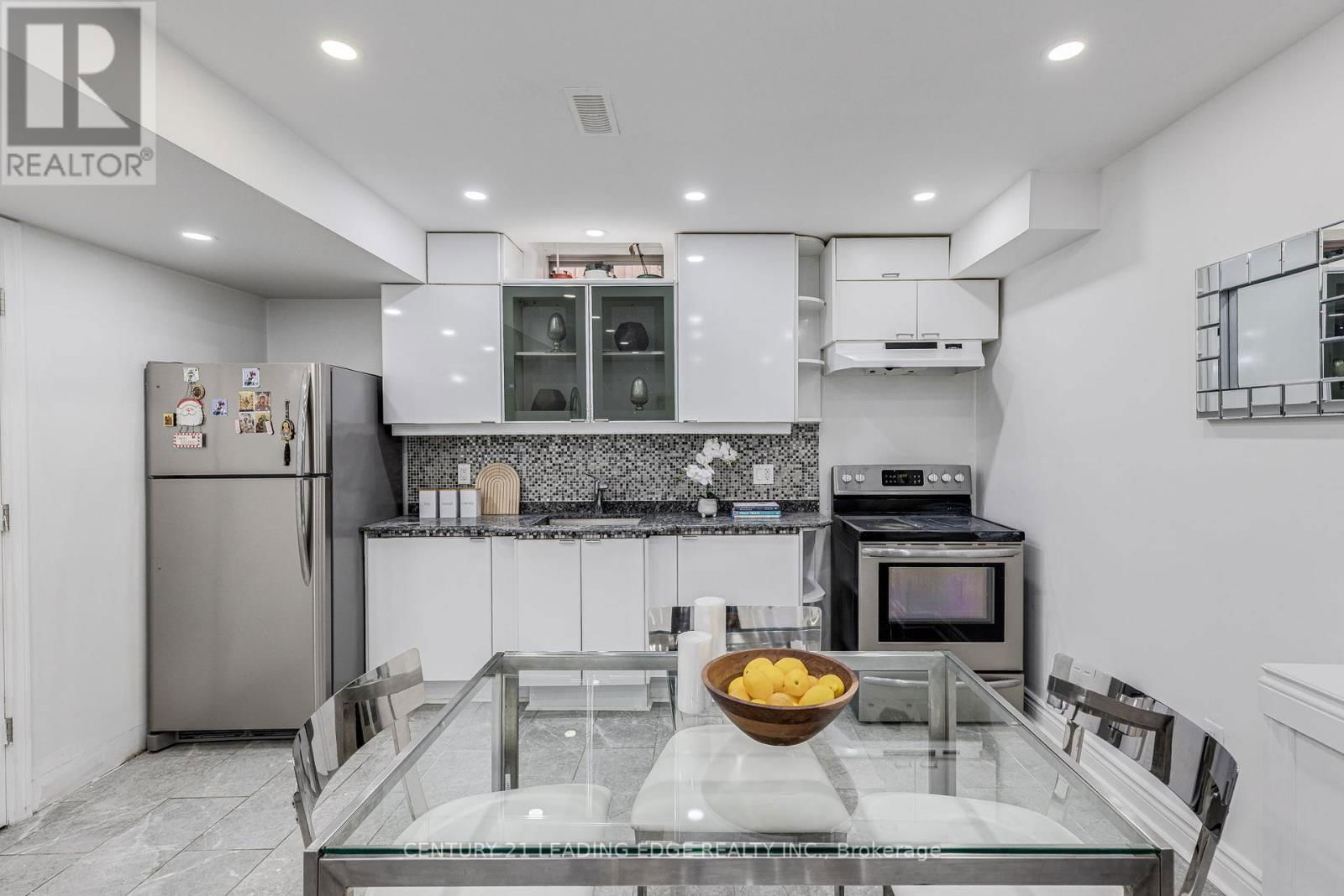 102 MACTIER DRIVE Image 34