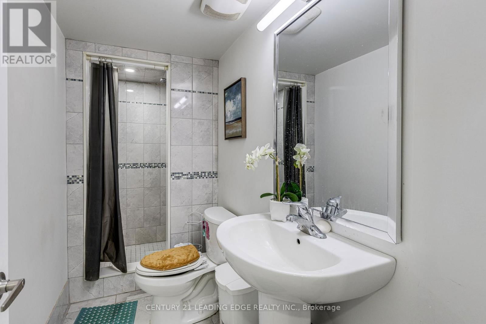 102 MACTIER DRIVE Image 35