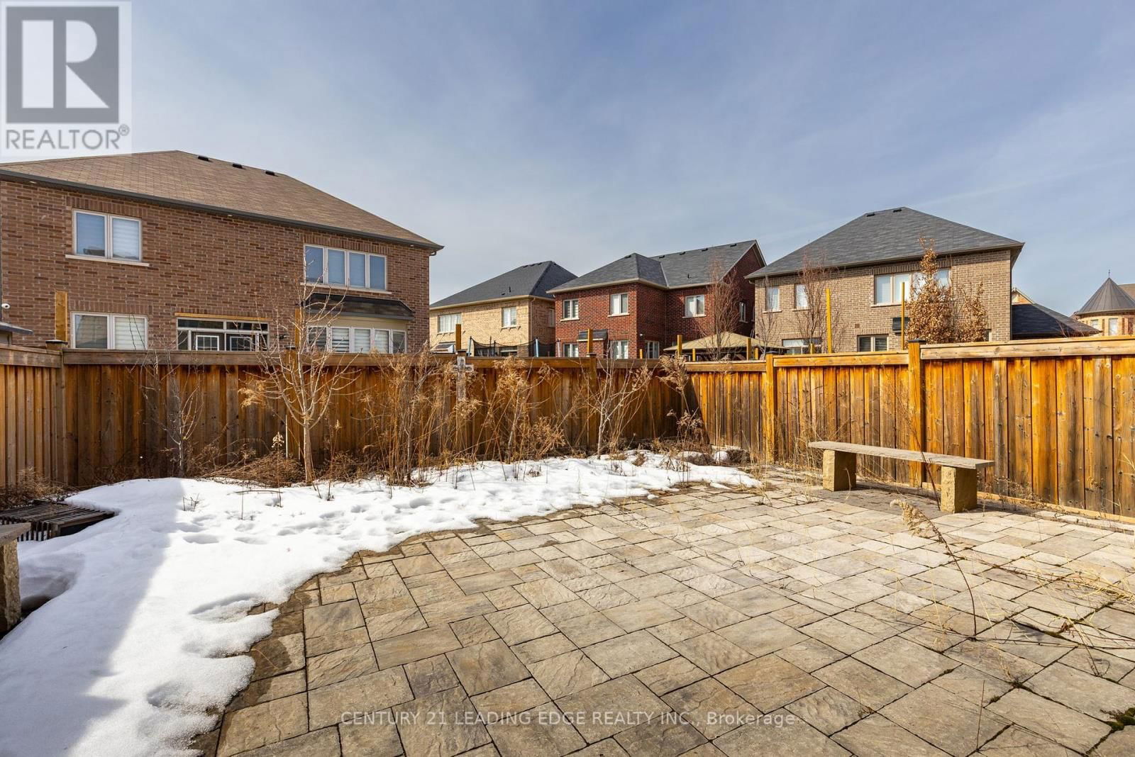 102 MACTIER DRIVE Image 37
