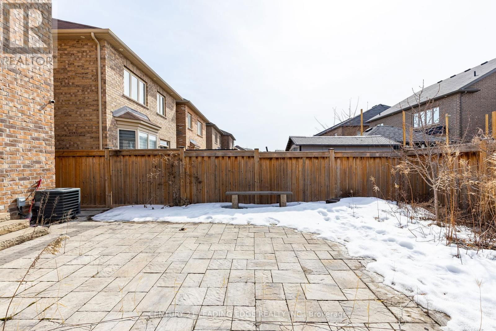 102 MACTIER DRIVE Image 39