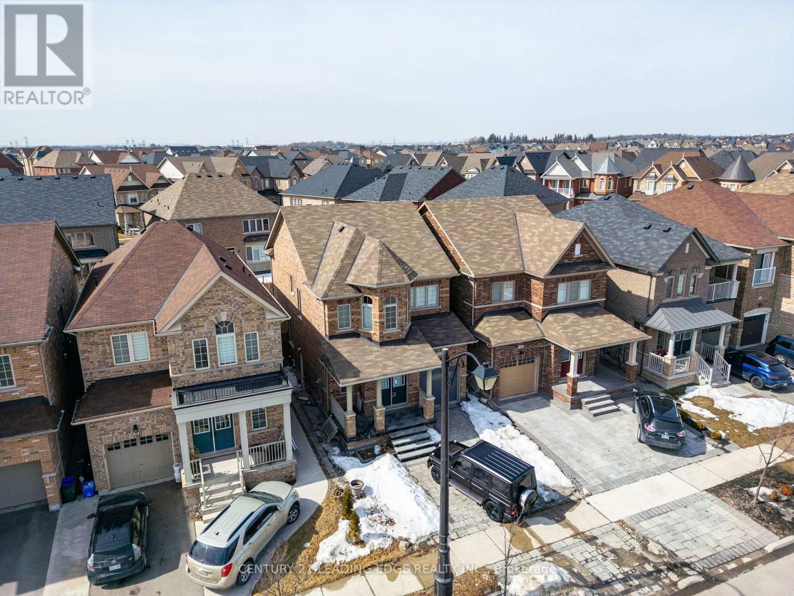 102 MACTIER DRIVE Image 41