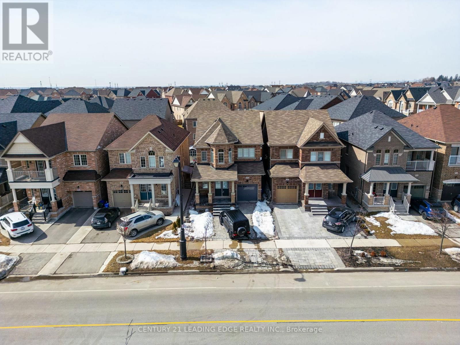 102 MACTIER DRIVE Image 42