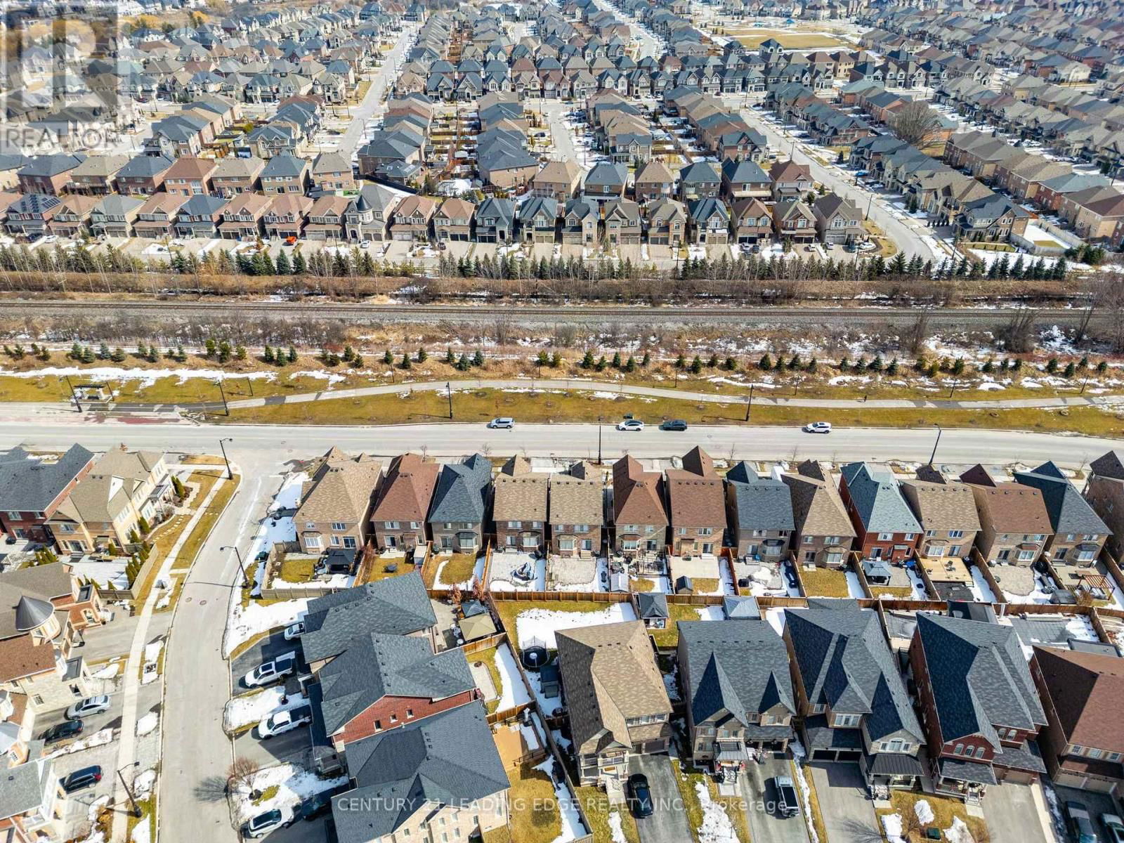 102 MACTIER DRIVE Image 47