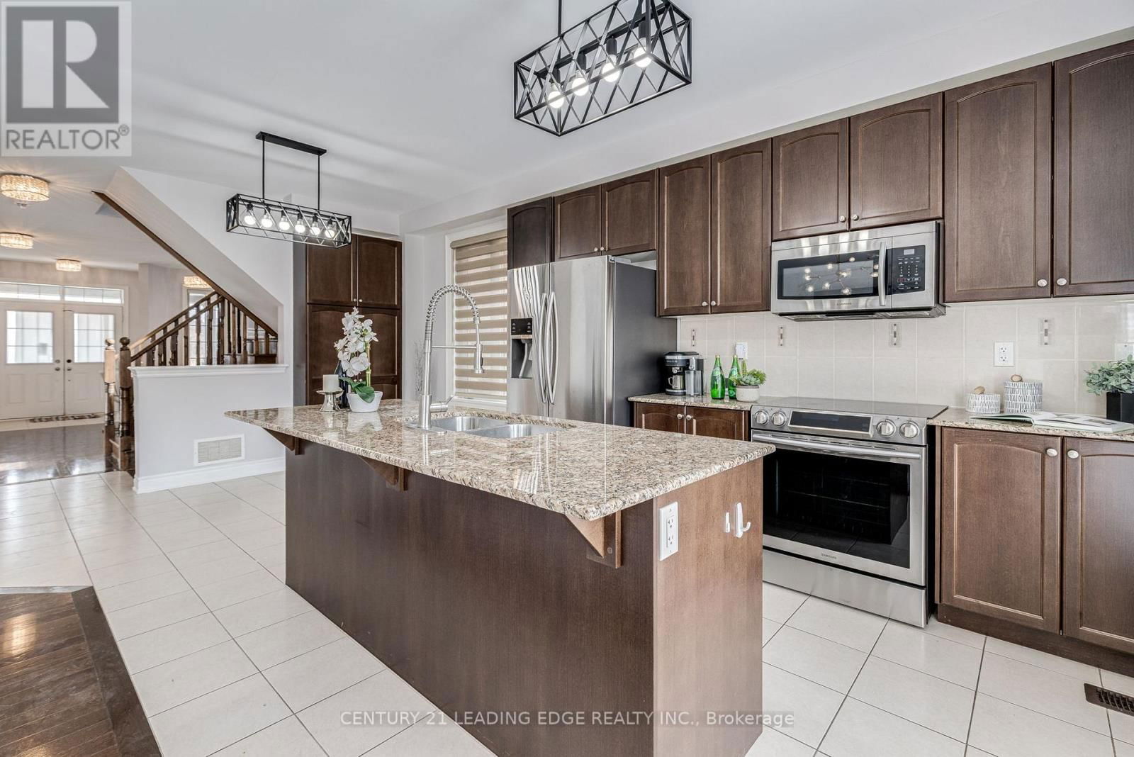 102 MACTIER DRIVE Image 6