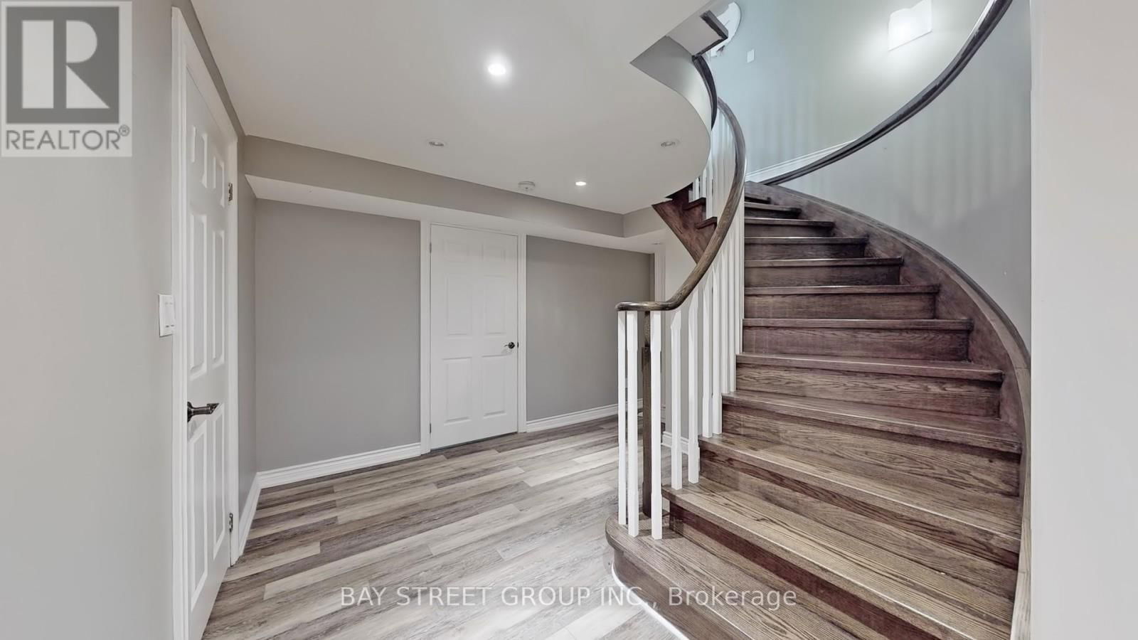 57 LONGWATER CHASE Image 35