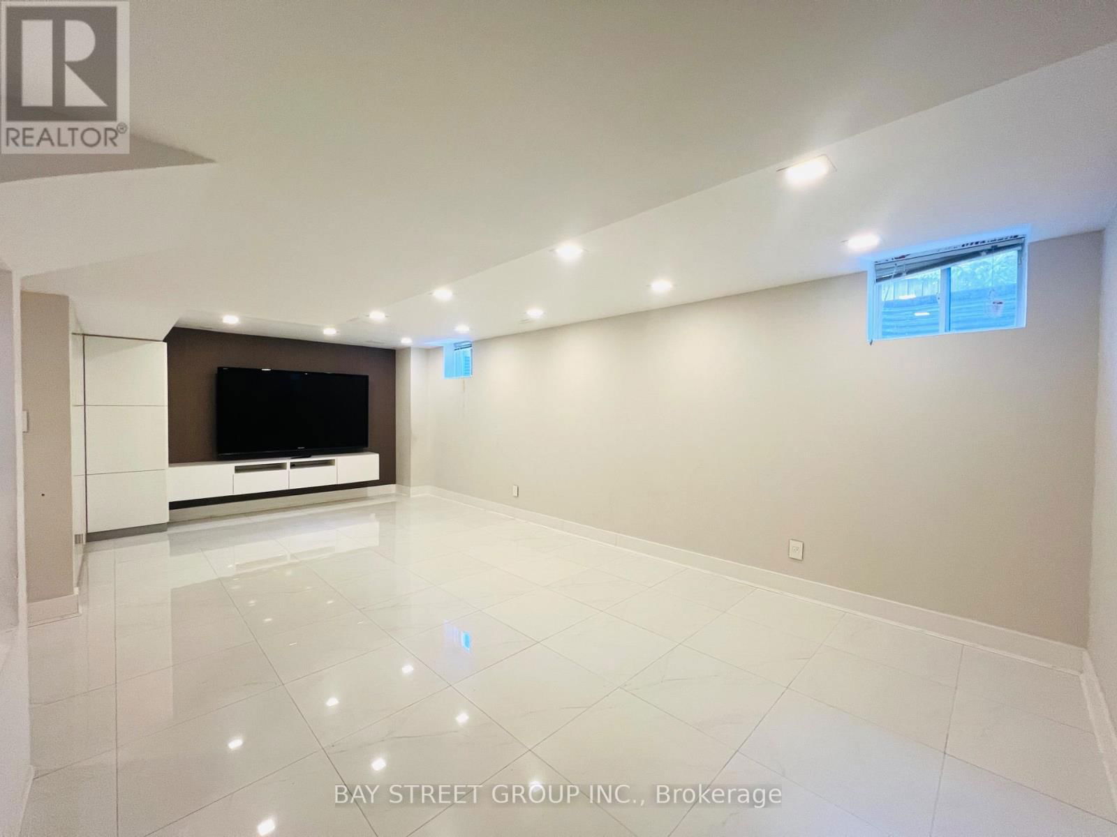 88 HALLDORSON AVENUE Image 28