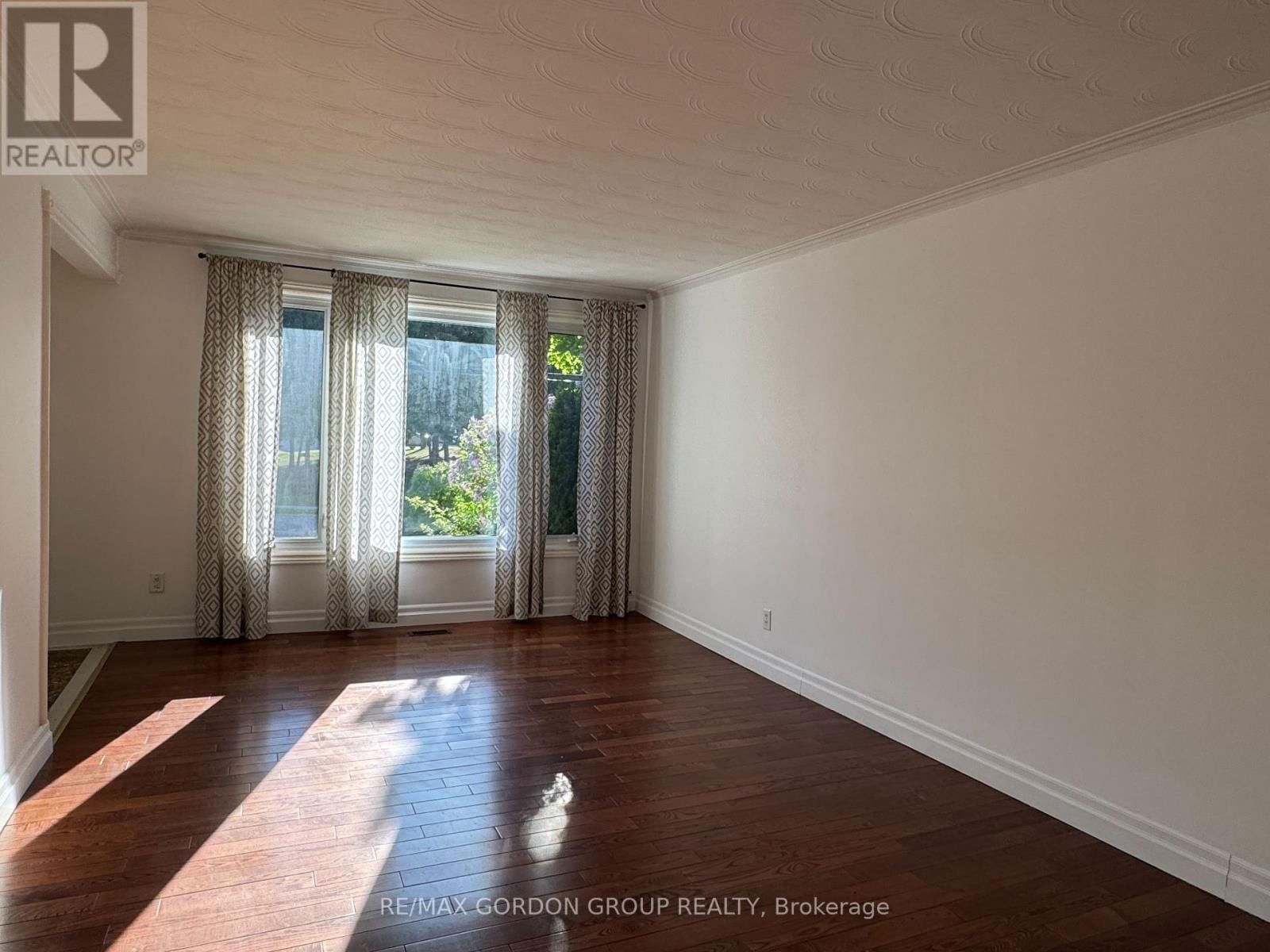 MAIN - 111 BAYVIEW PARKWAY Image 6