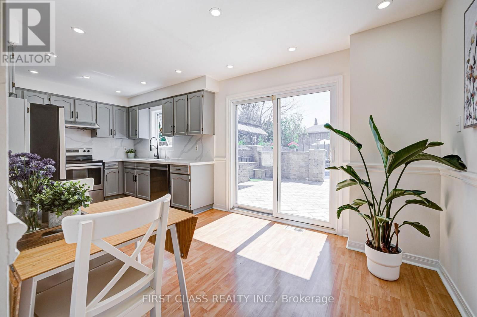 199 MILLER PARK AVENUE Image 23