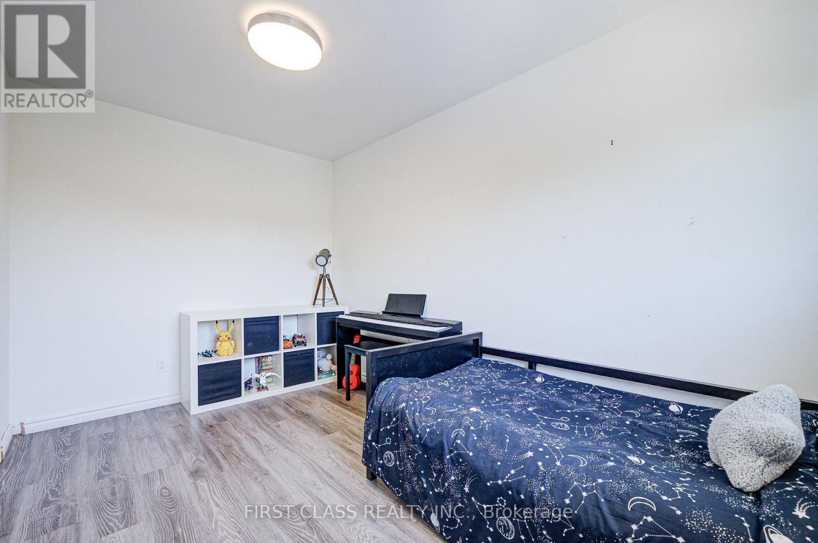 199 MILLER PARK AVENUE Image 33
