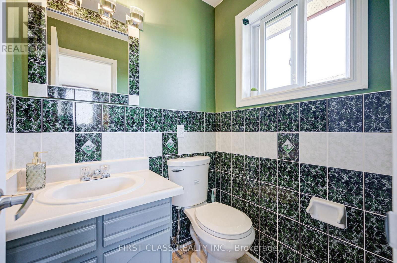 199 MILLER PARK AVENUE Image 39