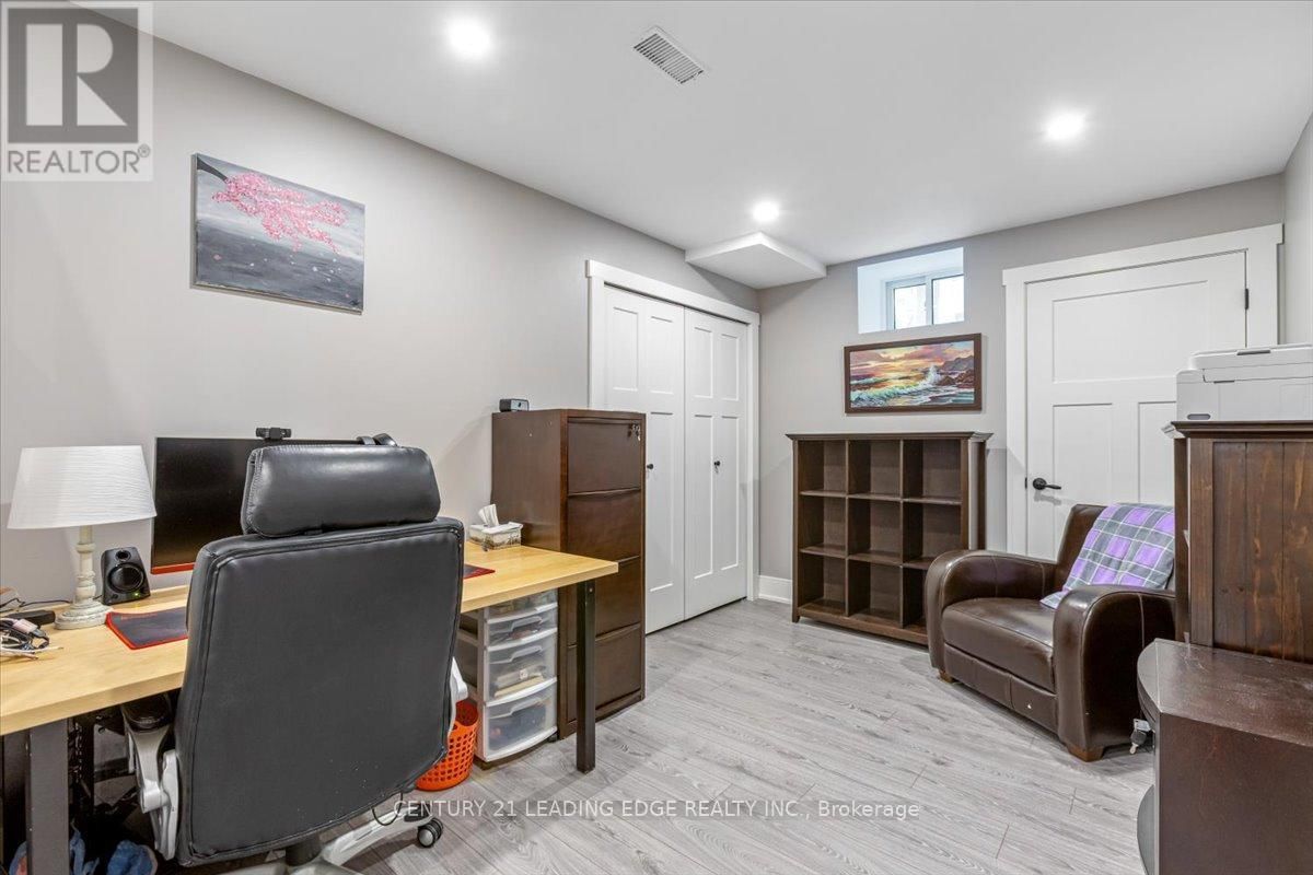 14 ALEXANDER HUNTER PLACE Image 18