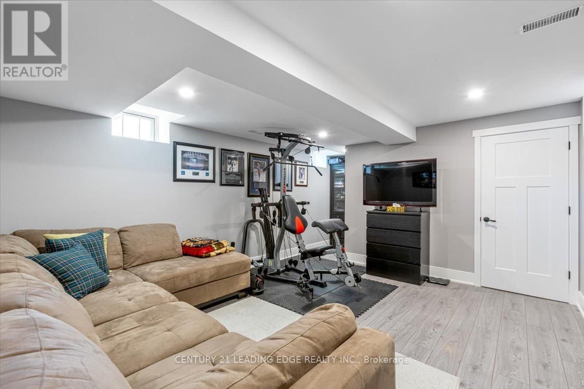 14 ALEXANDER HUNTER PLACE Image 21