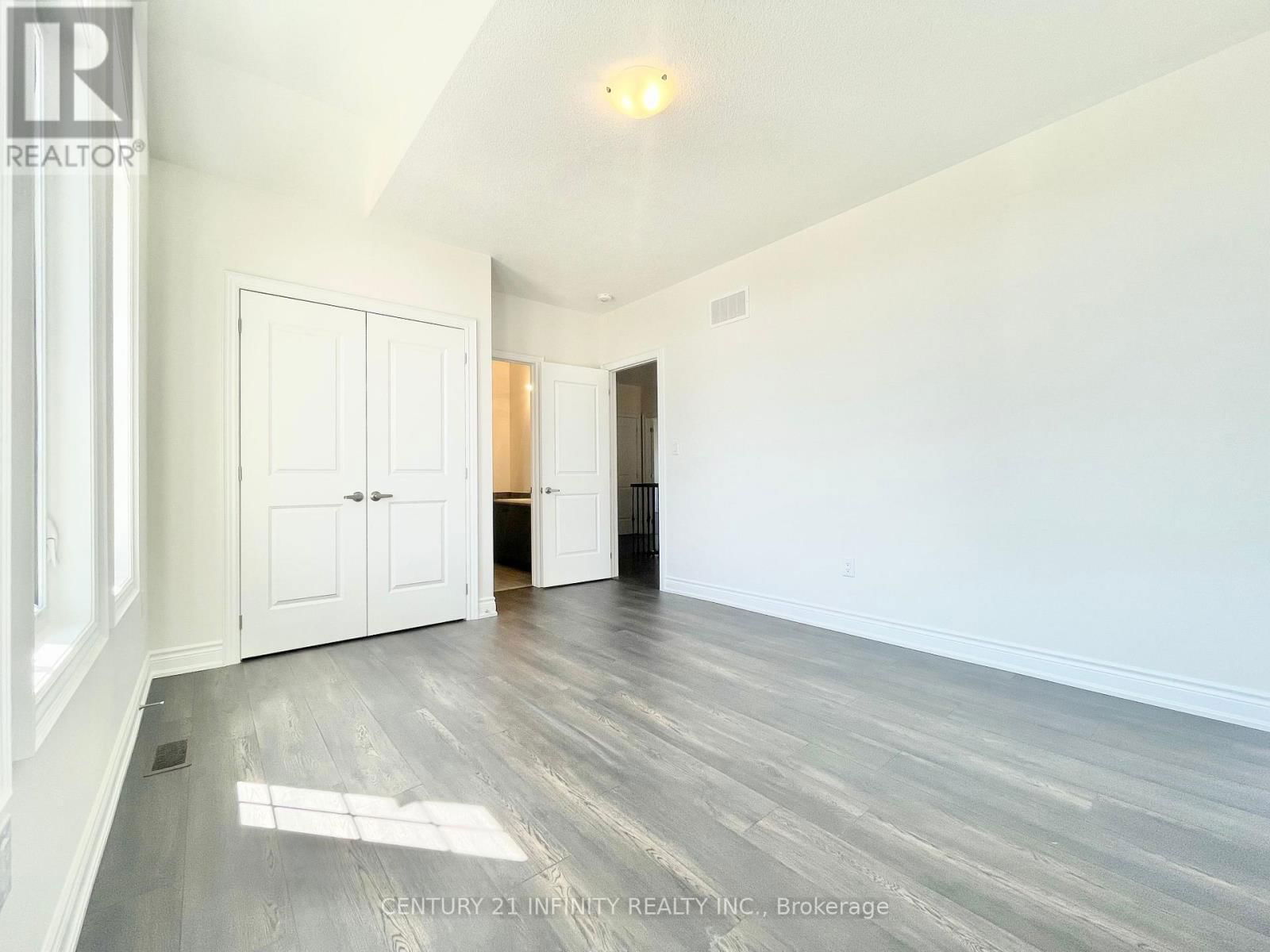 62 BUD LEGGETT CRESCENT Image 29