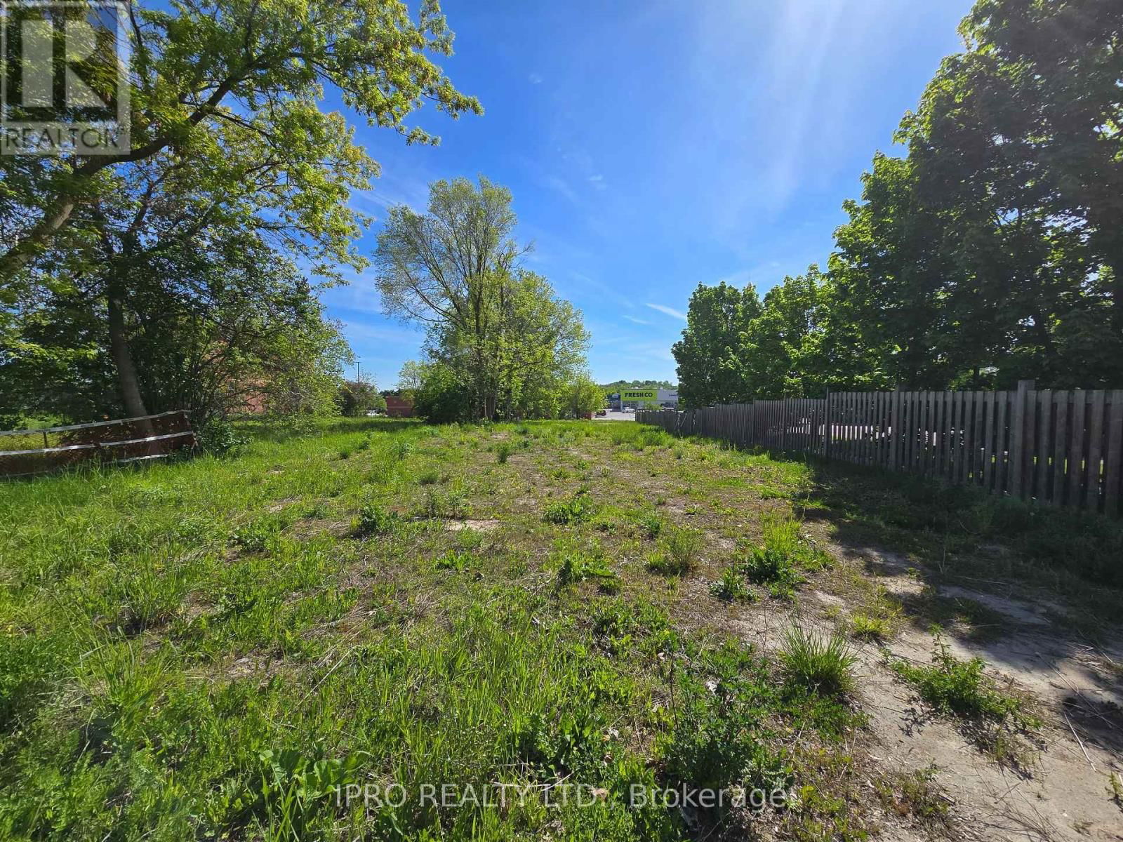 455 THE QUEENSWAY SOUTH Image 4
