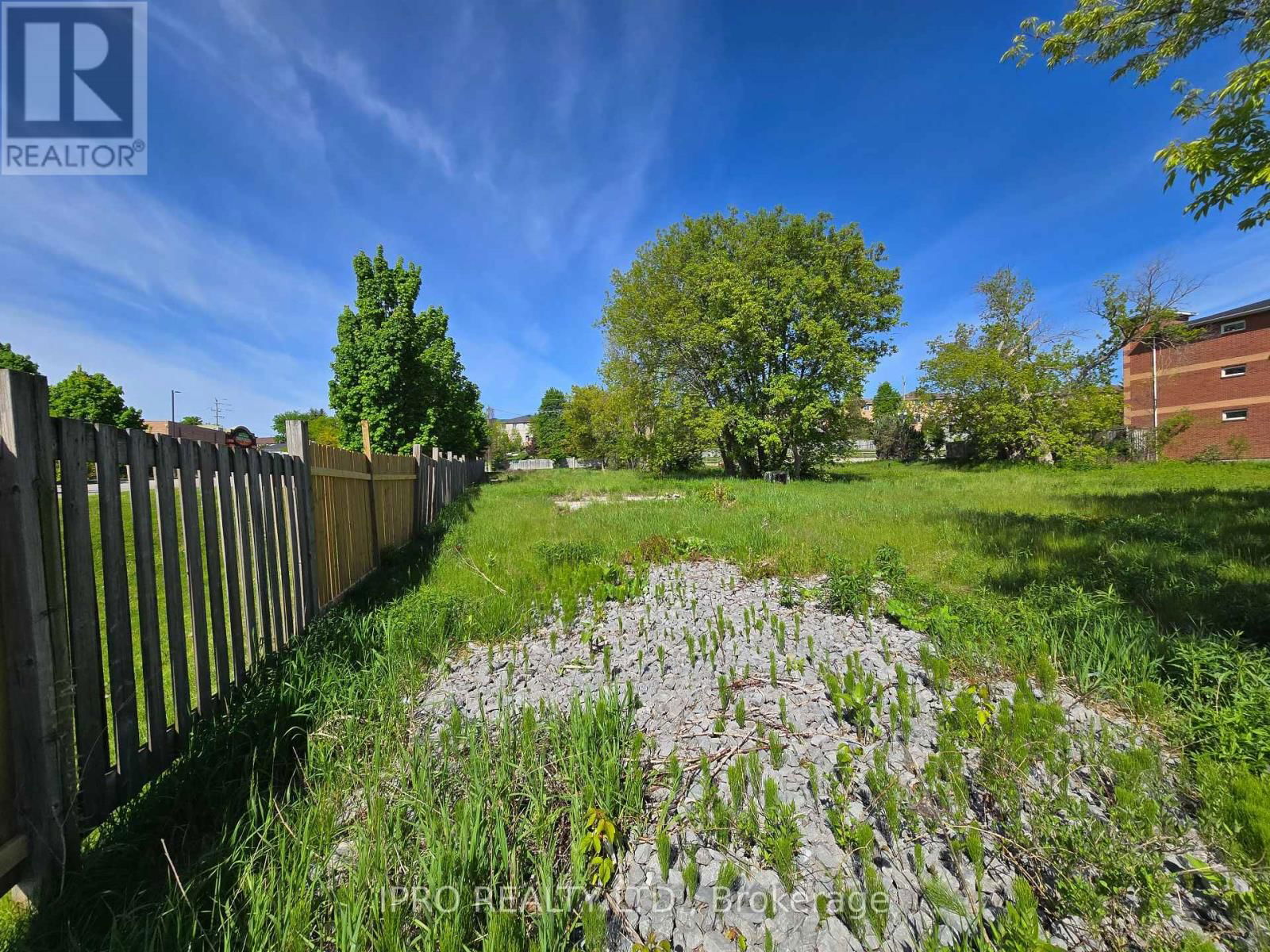 455 THE QUEENSWAY SOUTH Image 6