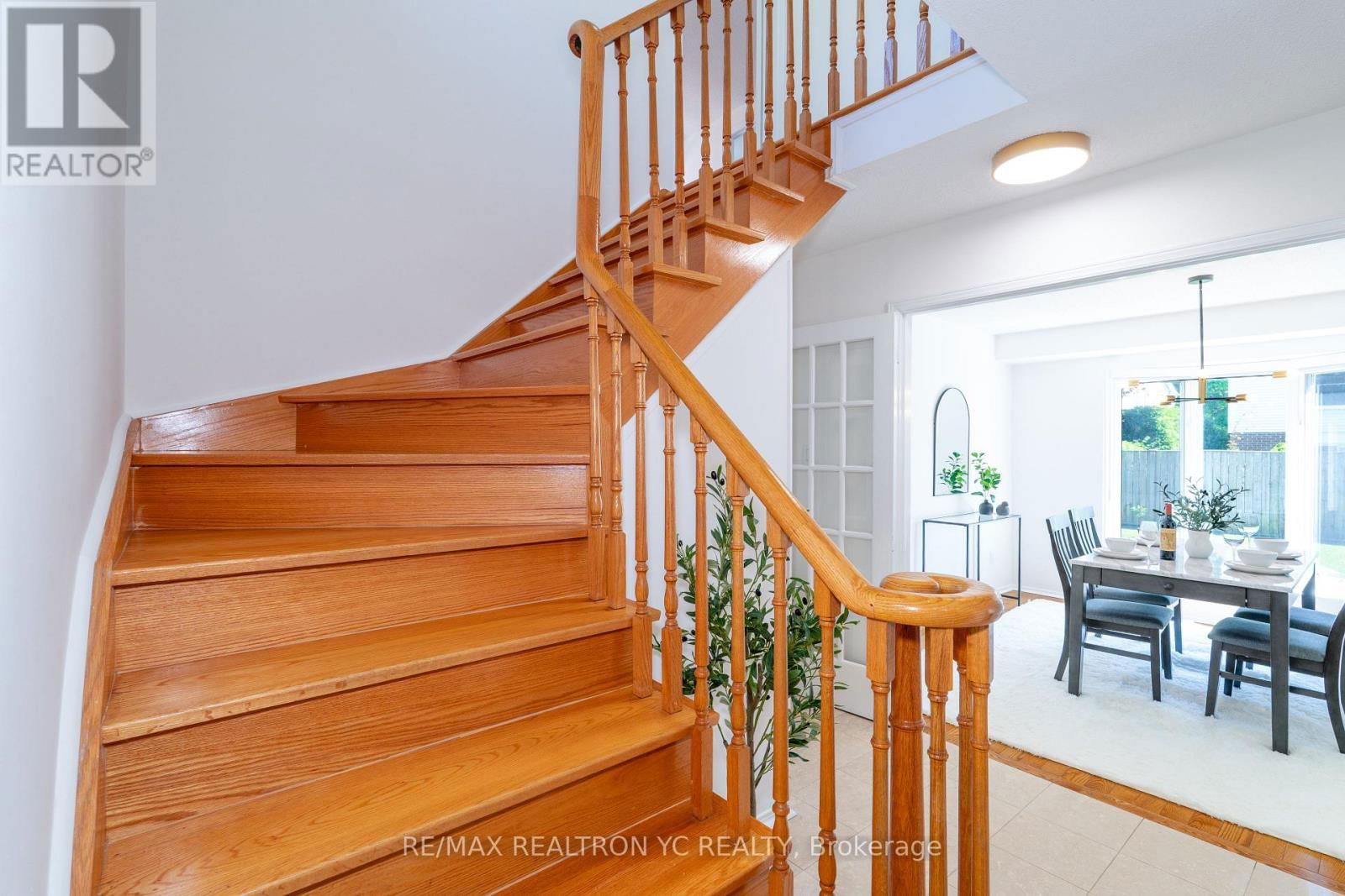 19 BRECKONWOOD CRESCENT Image 10