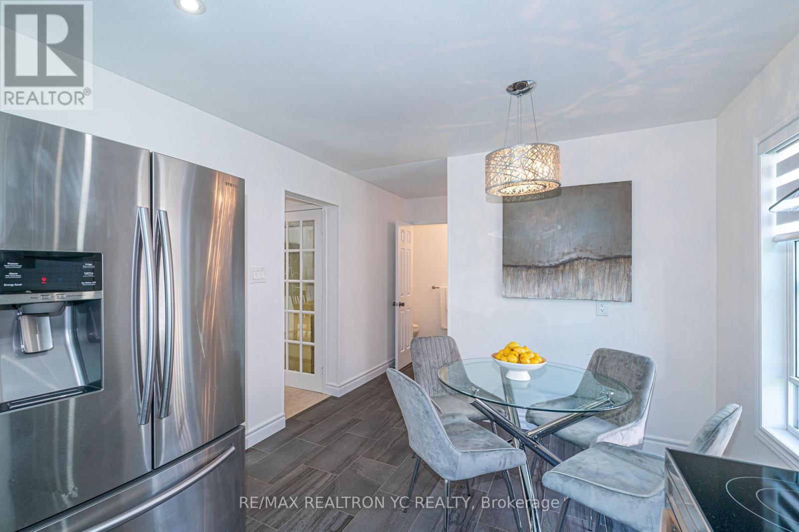 19 BRECKONWOOD CRESCENT Image 17
