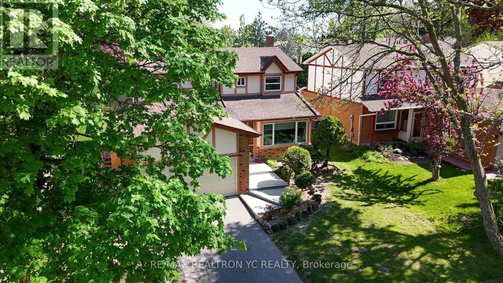 19 BRECKONWOOD CRESCENT Image 2
