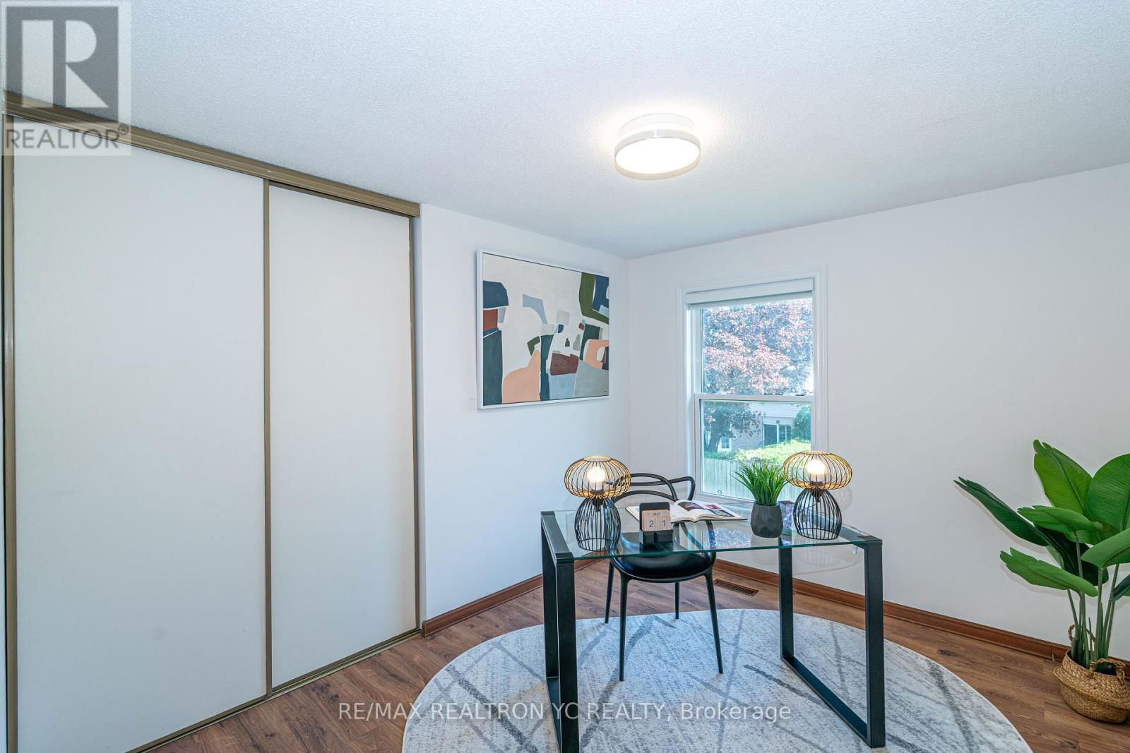19 BRECKONWOOD CRESCENT Image 28