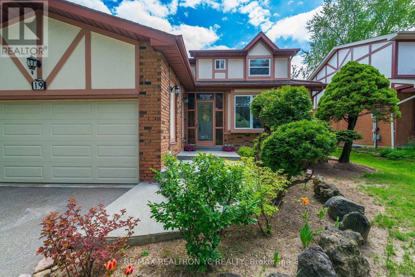 19 BRECKONWOOD CRESCENT Image 3