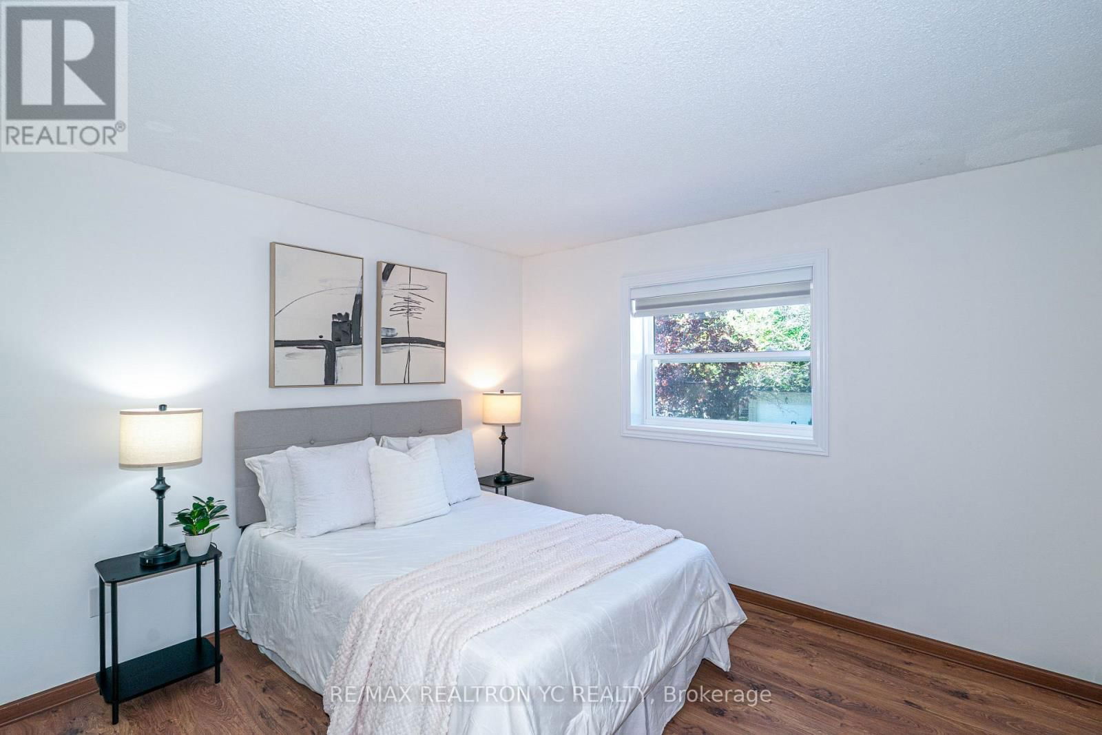 19 BRECKONWOOD CRESCENT Image 31