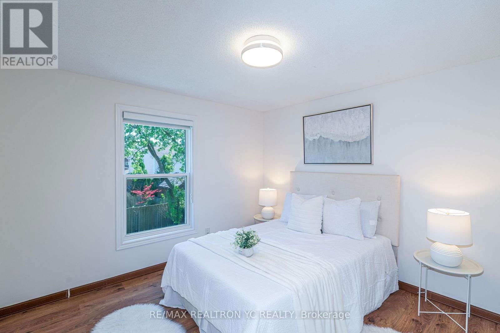 19 BRECKONWOOD CRESCENT Image 34