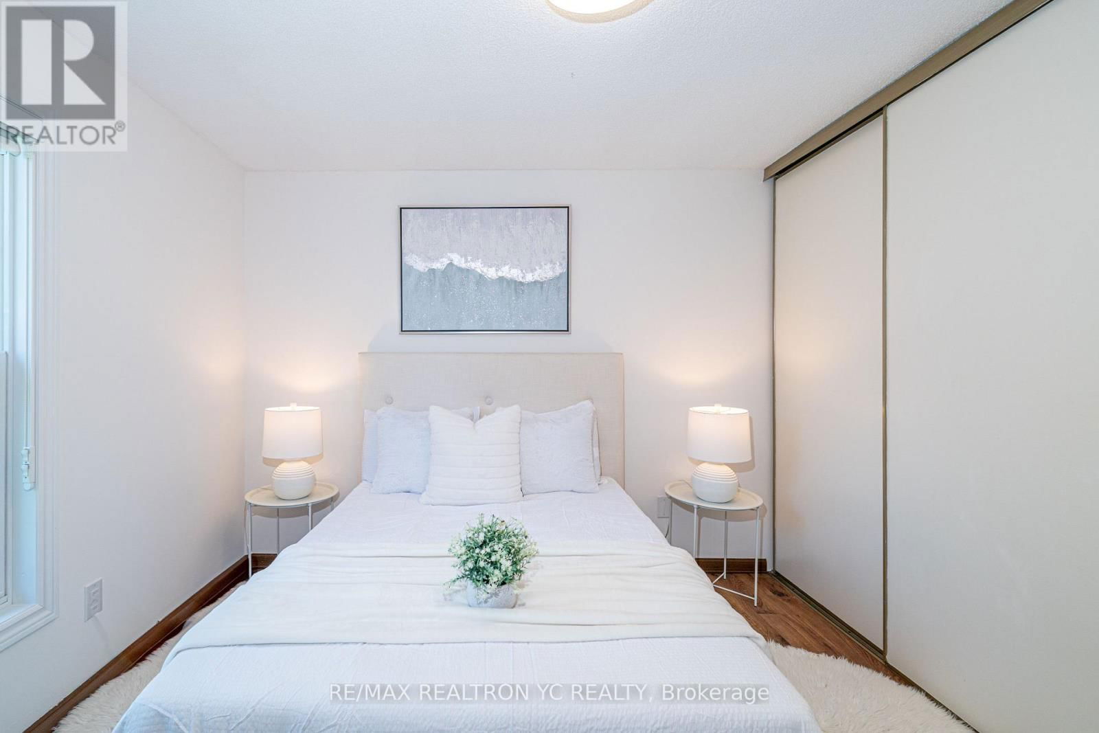 19 BRECKONWOOD CRESCENT Image 35