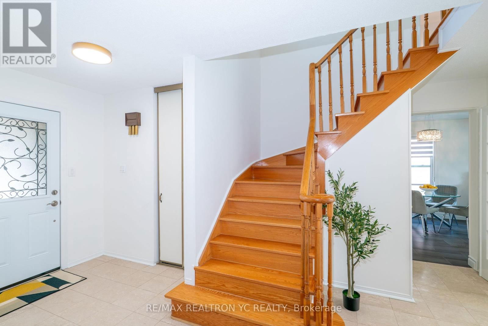 19 BRECKONWOOD CRESCENT Image 4