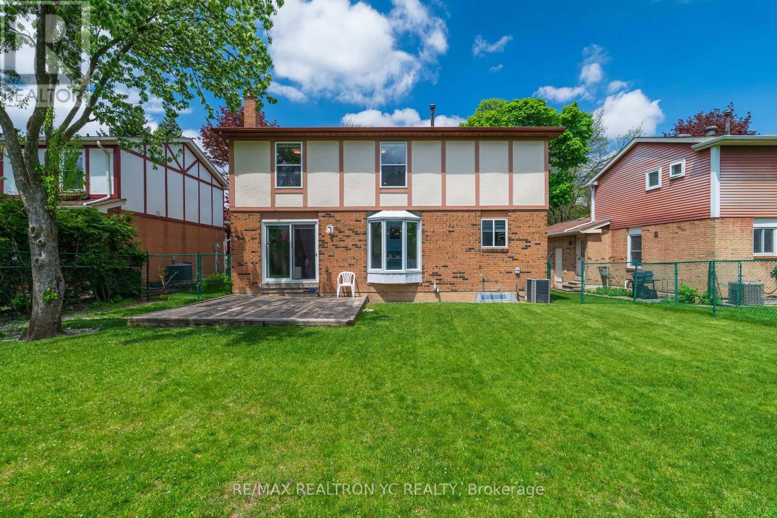 19 BRECKONWOOD CRESCENT Image 43